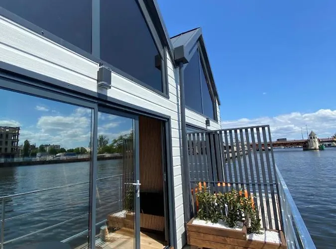 Hotel apartamentowy Floating - Odra Dream 3*