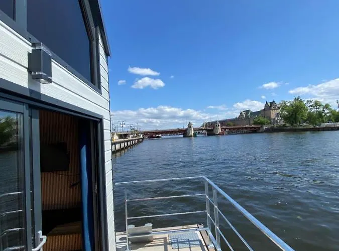 Floating - Odra Dream Hotel apartamentowy 3*